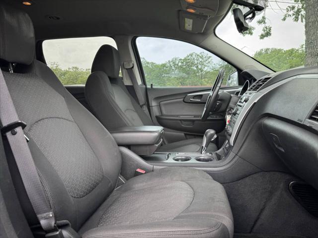 used 2010 Chevrolet Traverse car, priced at $9,995