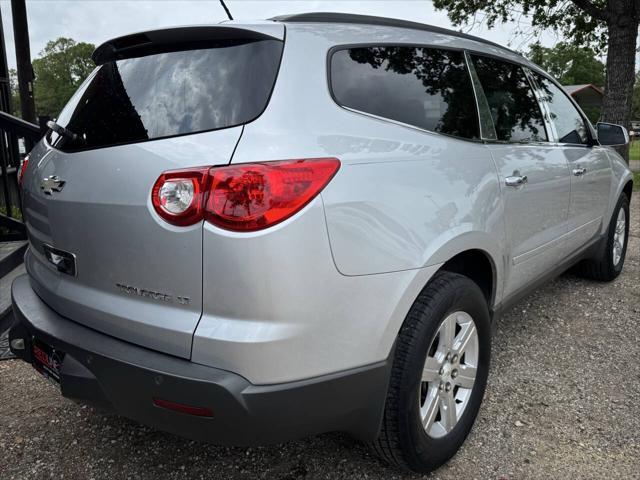 used 2010 Chevrolet Traverse car, priced at $9,995