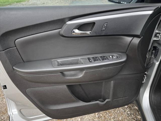 used 2010 Chevrolet Traverse car, priced at $9,995