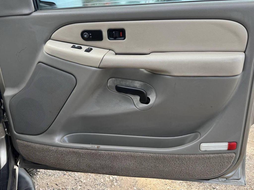 used 2001 Chevrolet Suburban car, priced at $5,400