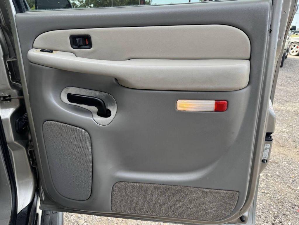 used 2001 Chevrolet Suburban car, priced at $5,400