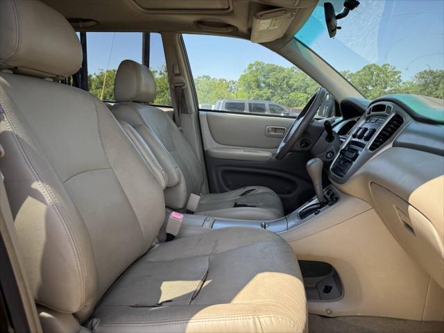 used 2007 Toyota Highlander car, priced at $7,995