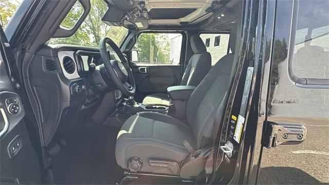 new 2025 Jeep Gladiator car, priced at $46,248