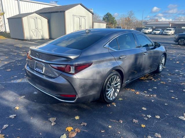 used 2019 Lexus ES 300h car, priced at $24,000