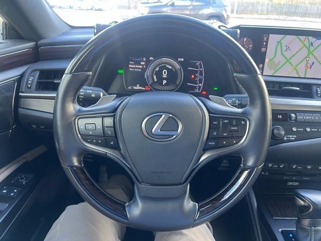 used 2019 Lexus ES 300h car, priced at $24,000