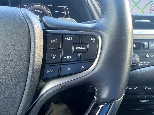 used 2019 Lexus ES 300h car, priced at $24,000