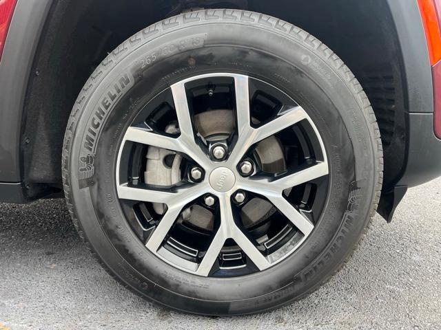 used 2024 Jeep Grand Cherokee car, priced at $35,711