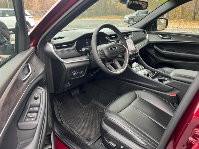 used 2024 Jeep Grand Cherokee car, priced at $35,711