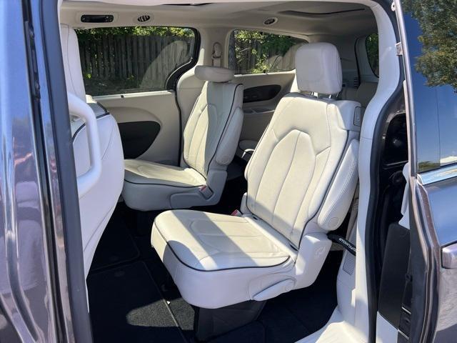 used 2021 Chrysler Pacifica car, priced at $27,600