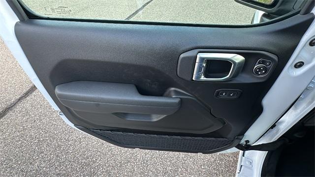 new 2026 Jeep Gladiator car, priced at $46,260