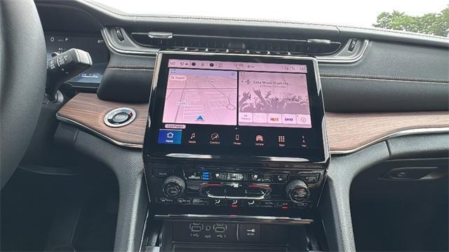 new 2025 Jeep Grand Cherokee car, priced at $57,549