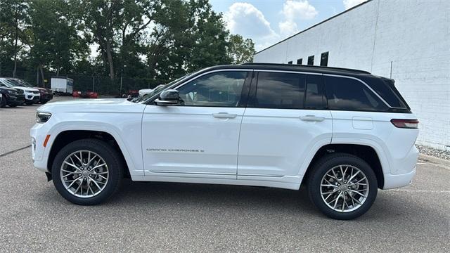 new 2025 Jeep Grand Cherokee car, priced at $57,549
