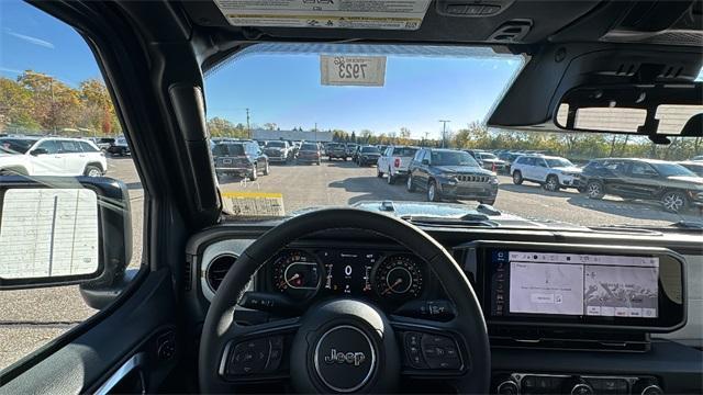 new 2026 Jeep Gladiator car, priced at $46,770