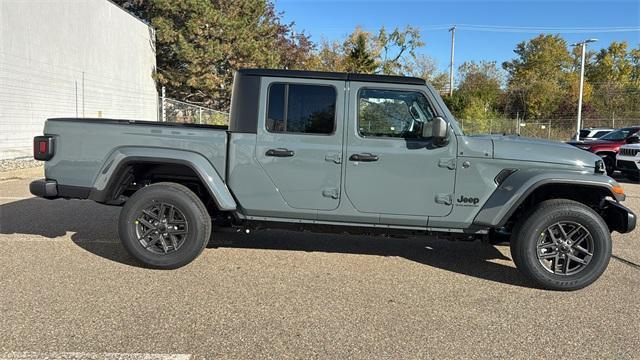 new 2026 Jeep Gladiator car, priced at $46,770