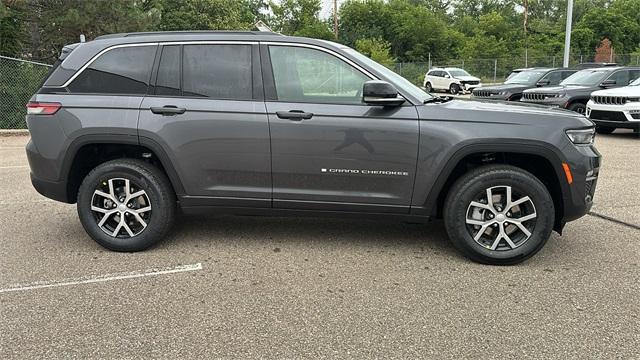 new 2025 Jeep Grand Cherokee car, priced at $47,162