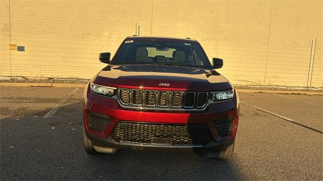 new 2025 Jeep Grand Cherokee car, priced at $42,972
