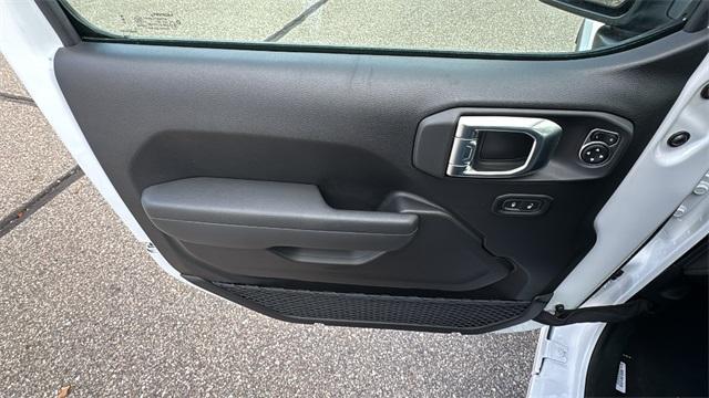 new 2026 Jeep Gladiator car, priced at $46,260