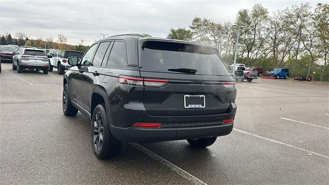 new 2025 Jeep Grand Cherokee car, priced at $51,957