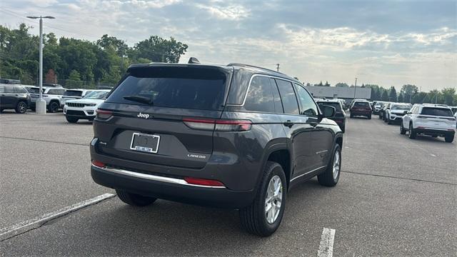new 2025 Jeep Grand Cherokee car, priced at $43,735