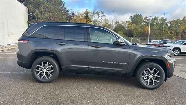 new 2025 Jeep Grand Cherokee car, priced at $47,285