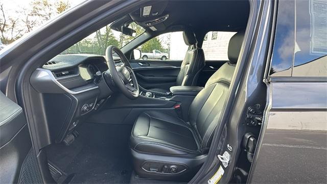 new 2025 Jeep Grand Cherokee car, priced at $47,285