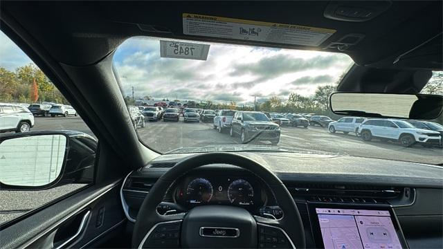 new 2025 Jeep Grand Cherokee car, priced at $47,285