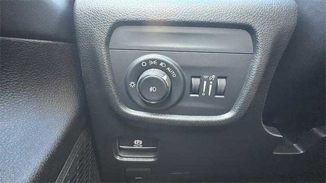 new 2025 Jeep Grand Cherokee car, priced at $47,285