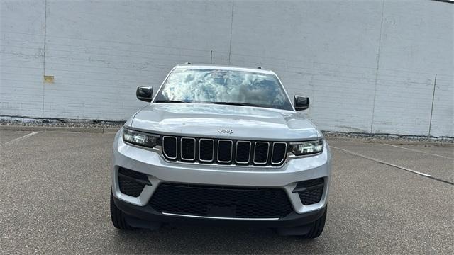 new 2025 Jeep Grand Cherokee car, priced at $42,179
