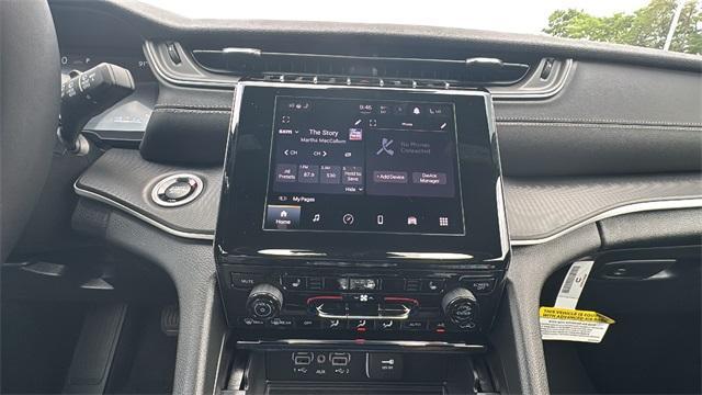 new 2025 Jeep Grand Cherokee car, priced at $42,179