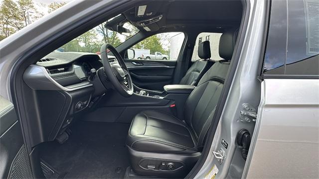 new 2025 Jeep Grand Cherokee car, priced at $48,639