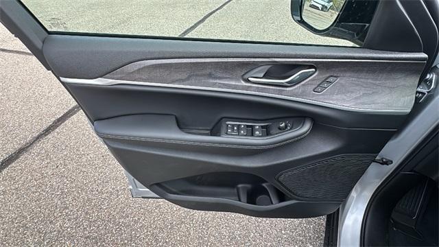 new 2025 Jeep Grand Cherokee car, priced at $48,639