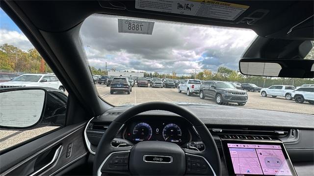 new 2025 Jeep Grand Cherokee car, priced at $48,639