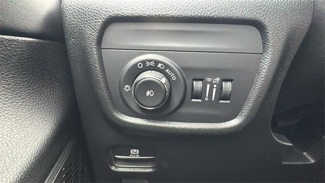 new 2025 Jeep Grand Cherokee car, priced at $48,639