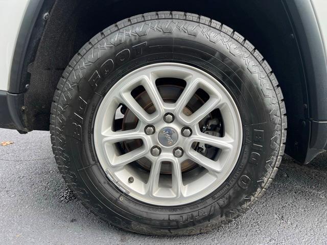 used 2019 Jeep Grand Cherokee car, priced at $16,350