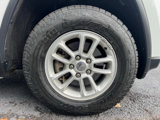 used 2019 Jeep Grand Cherokee car, priced at $16,350