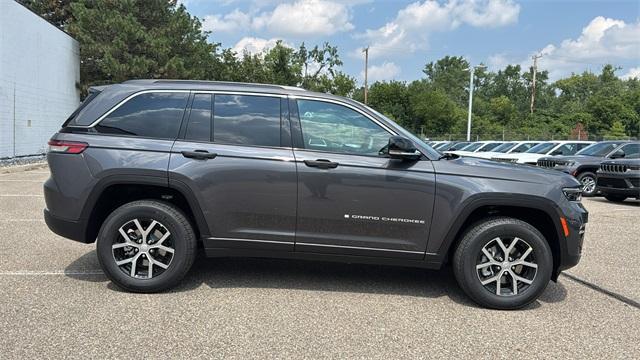 new 2025 Jeep Grand Cherokee car, priced at $50,097