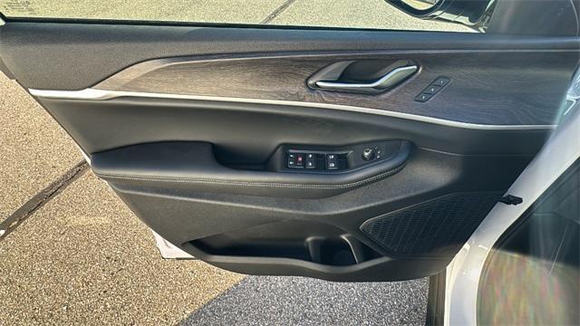 new 2025 Jeep Grand Cherokee car, priced at $41,964