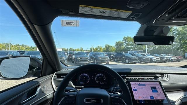 new 2025 Jeep Grand Cherokee car, priced at $50,413