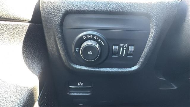 new 2025 Jeep Grand Cherokee car, priced at $50,413