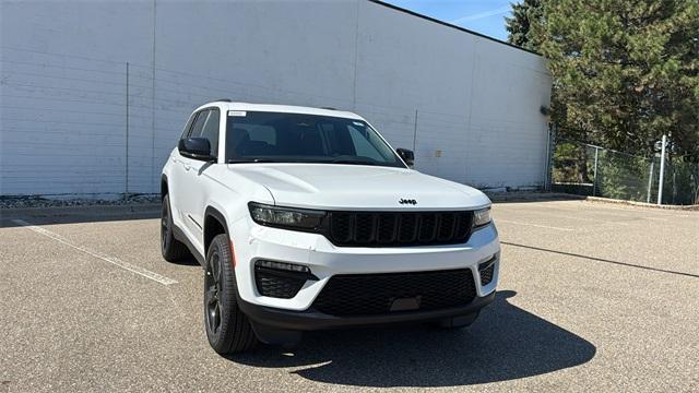 new 2025 Jeep Grand Cherokee car, priced at $50,413