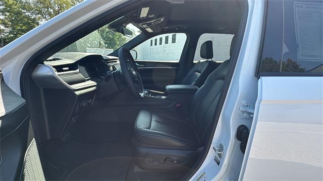 new 2025 Jeep Grand Cherokee car, priced at $50,413