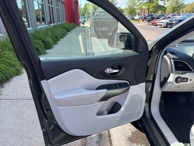 used 2021 Jeep Cherokee car, priced at $20,294