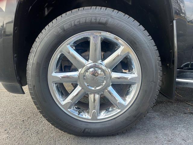 used 2013 GMC Yukon car, priced at $9,998
