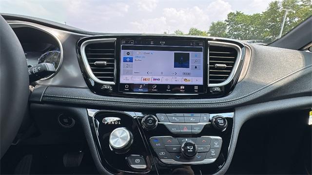 new 2026 Chrysler Pacifica car, priced at $37,654