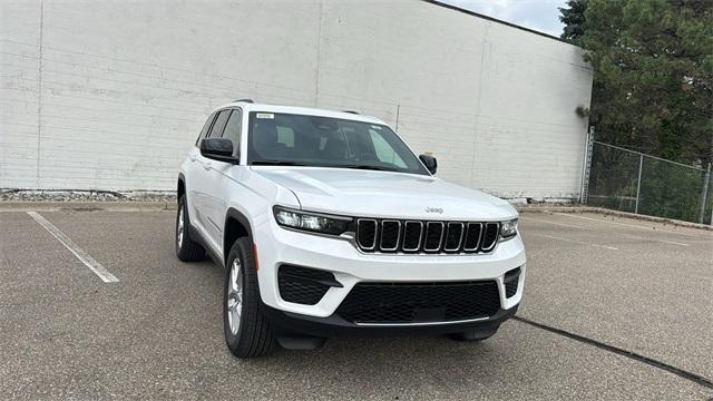 new 2025 Jeep Grand Cherokee car, priced at $42,318