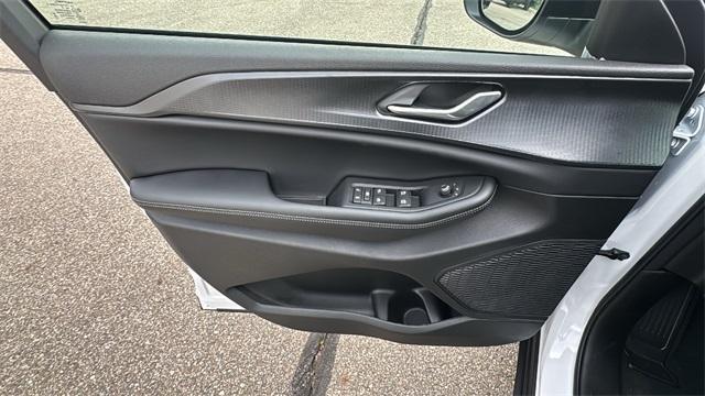 new 2025 Jeep Grand Cherokee car, priced at $42,318