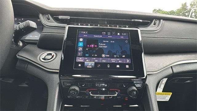 new 2025 Jeep Grand Cherokee car, priced at $42,318