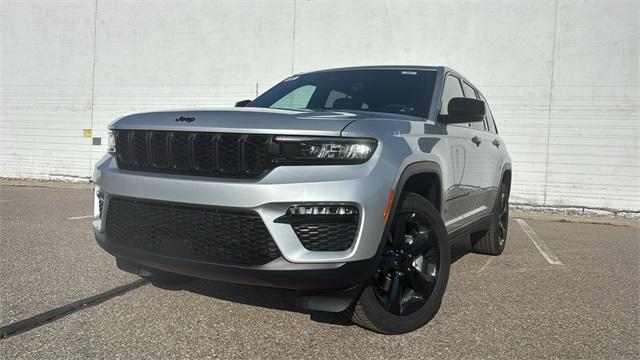 new 2025 Jeep Grand Cherokee car, priced at $48,703