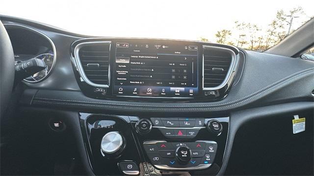 new 2026 Chrysler Pacifica car, priced at $40,915