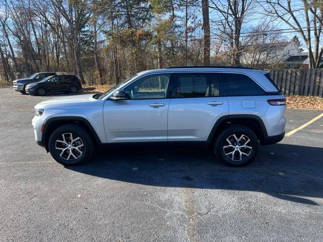 used 2024 Jeep Grand Cherokee car, priced at $33,500